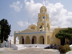 Church Sotiras in Oia