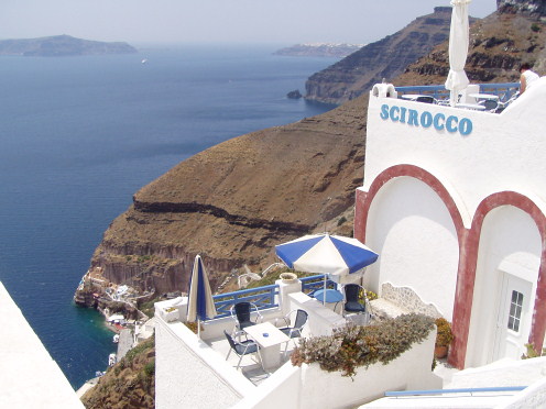 Scirocco Apartments in Fira